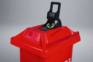 Container 120 liter, rood, met blikpers